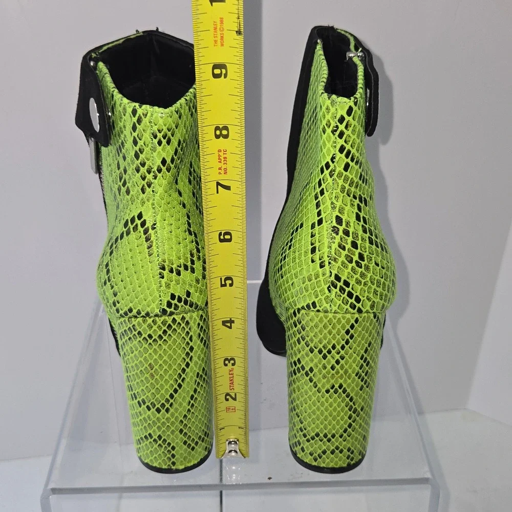 Shoedazzle Yalah Womens 6 Black Neon Green Snakeskin Block Heel Ankle Booties